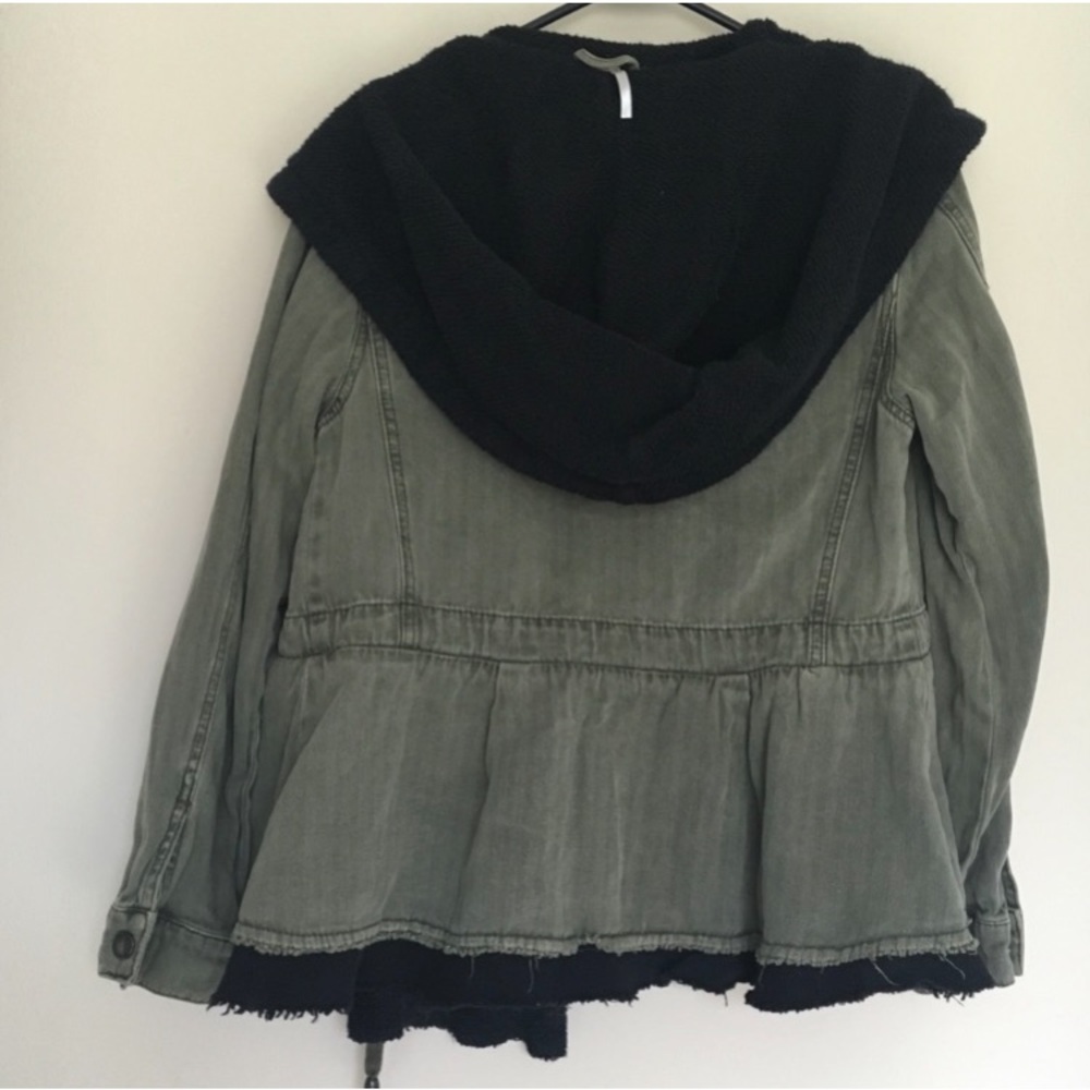 💚 Free People Slouchy Utility Jacket. Army Green w/ Black Accents & hood. XS 💚 - Picture 4 of 15